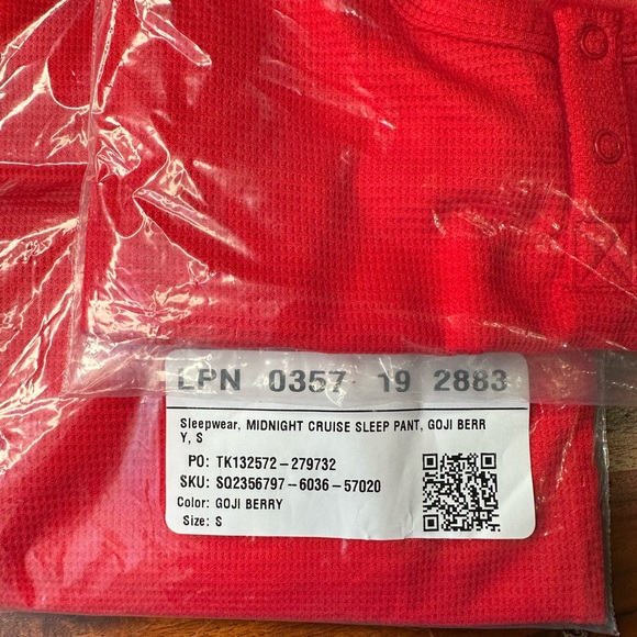 Savage X Fenty Goji Berry Red Midnight Cruise Crop Top & Jogger Pajama Set - Picture 13 of 16